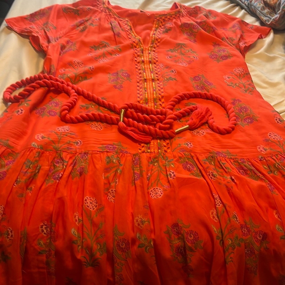 Sundance Size L Gorgeous pull on floral dress with embroidered bodice .